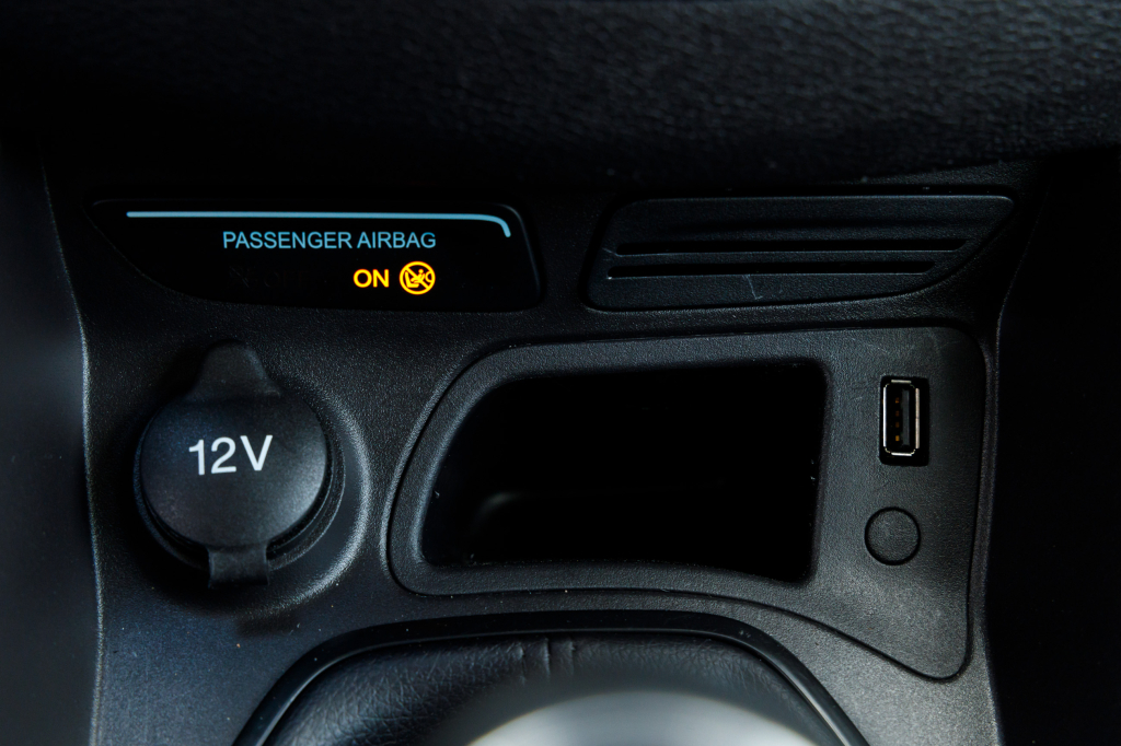 Ford Courier 2017 фото 10