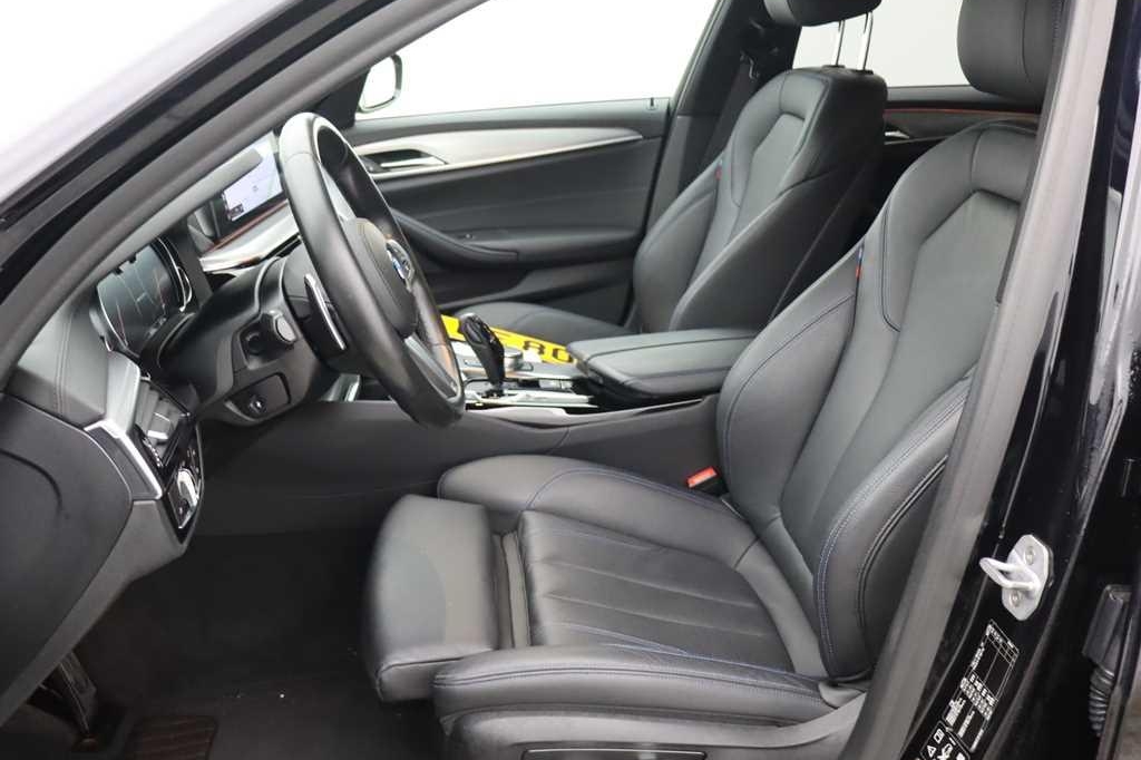 BMW 5 Series 2018 photo 2