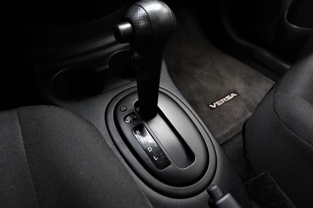 Nissan Versa 2016 фото 11