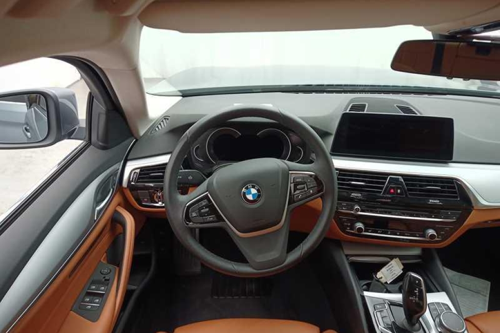 BMW 5 Series 2018 photo 3