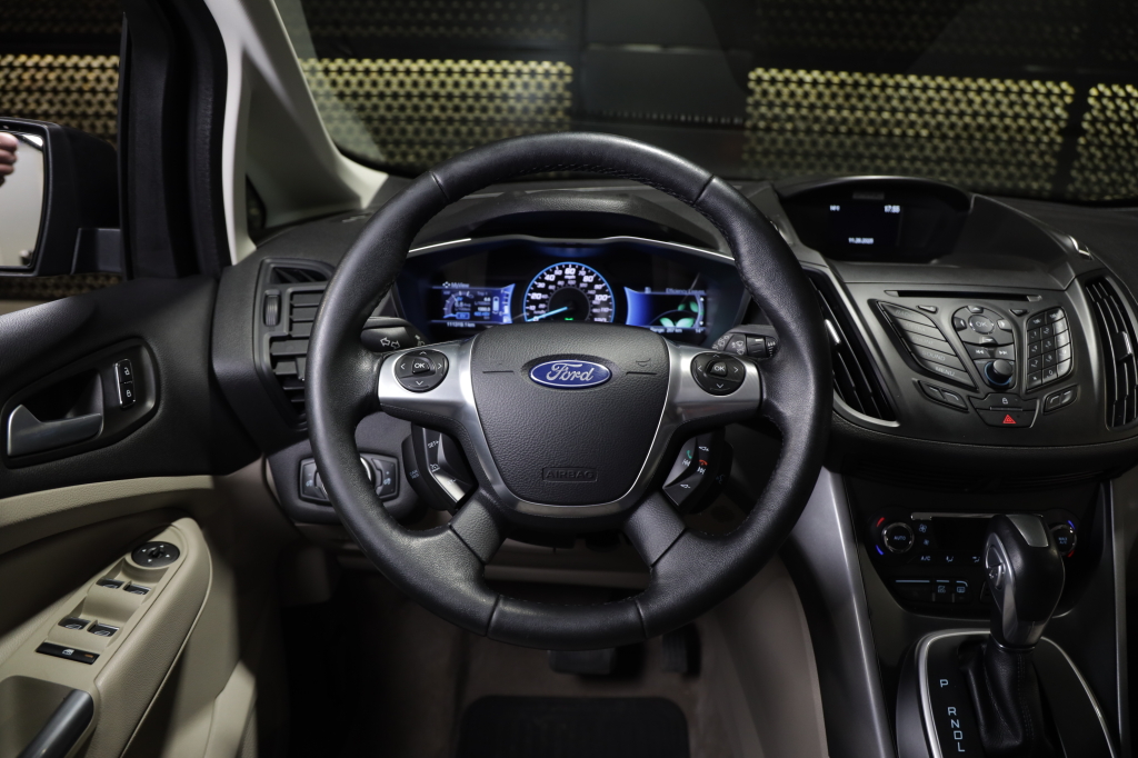 Ford C-Max 2016 фото 17