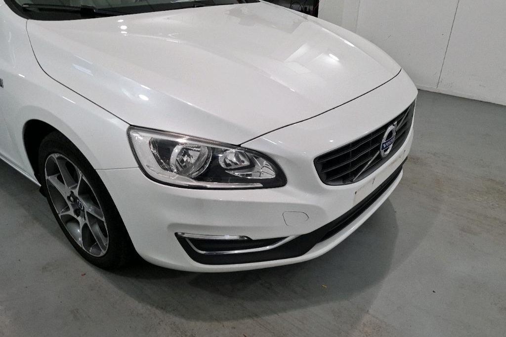 Volvo V60 2016 фото 32