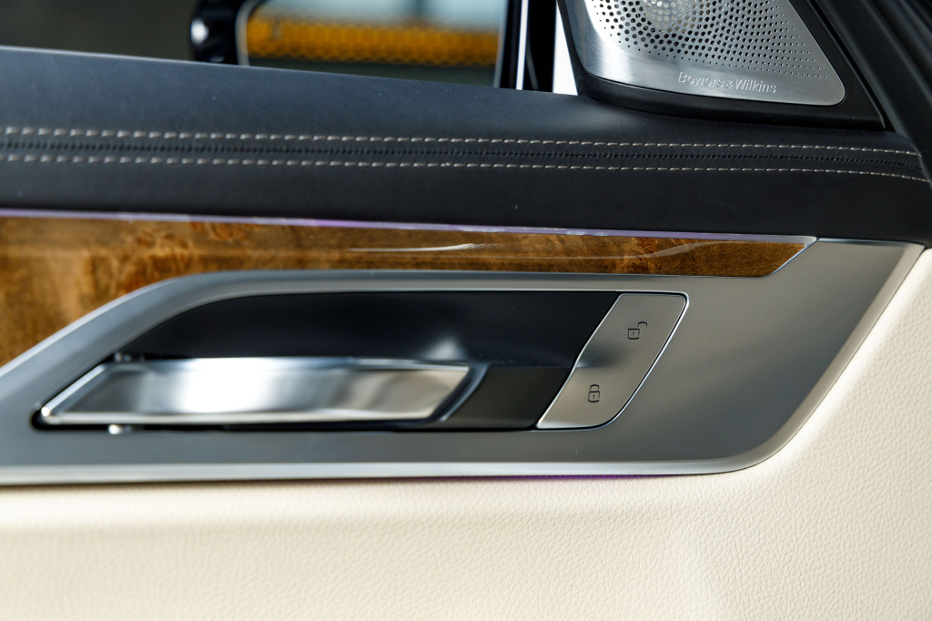 BMW 740 2016 фото 24