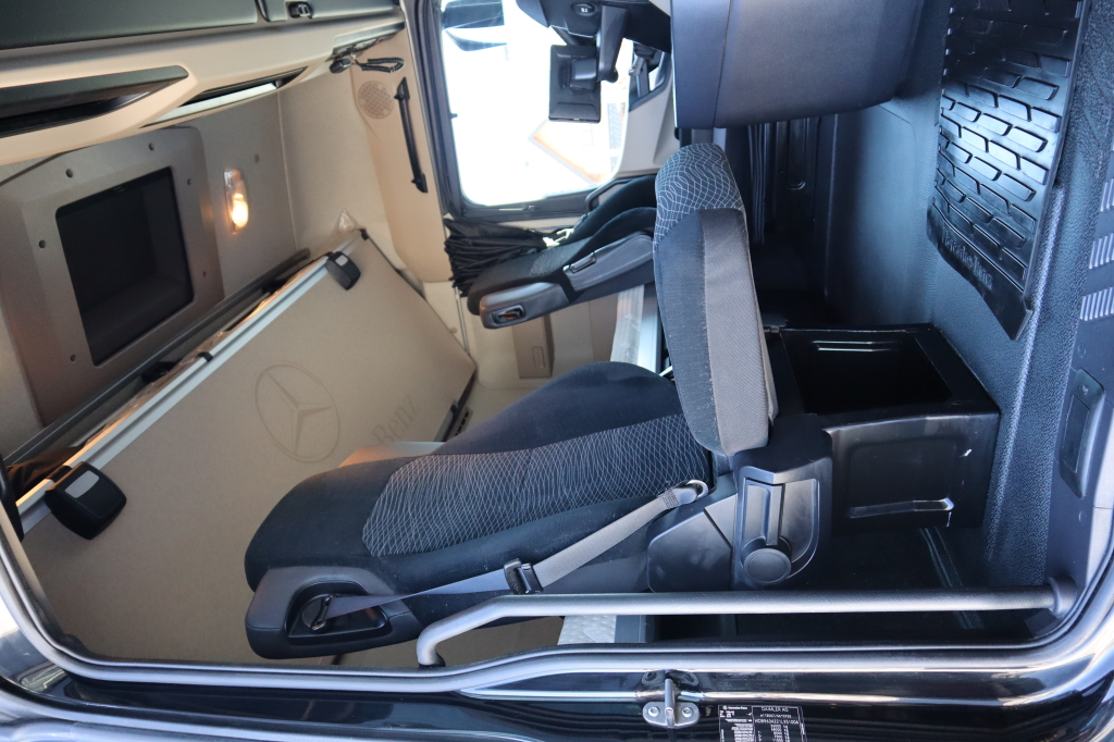 Mercedes-Benz Actros 2651 2015 photo 7