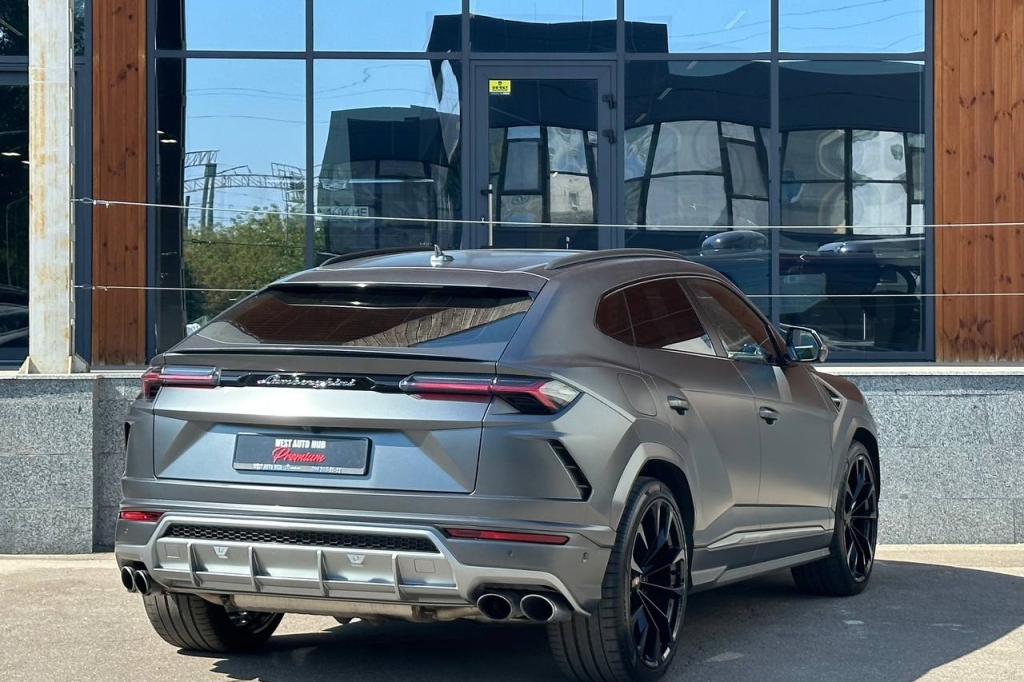 Lamborghini Urus 2019 фото 6