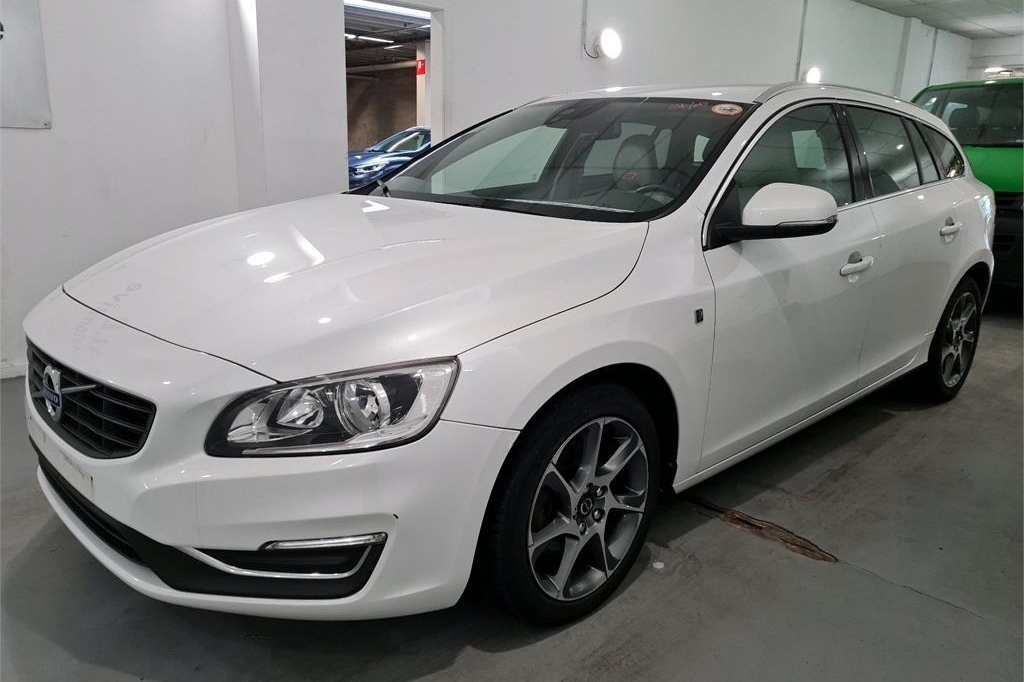 Volvo V60 2016 фото 6