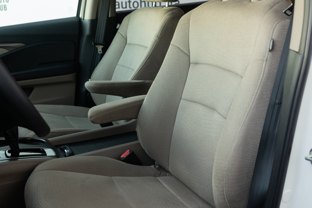 Honda Pilot LX 2018 photo 17