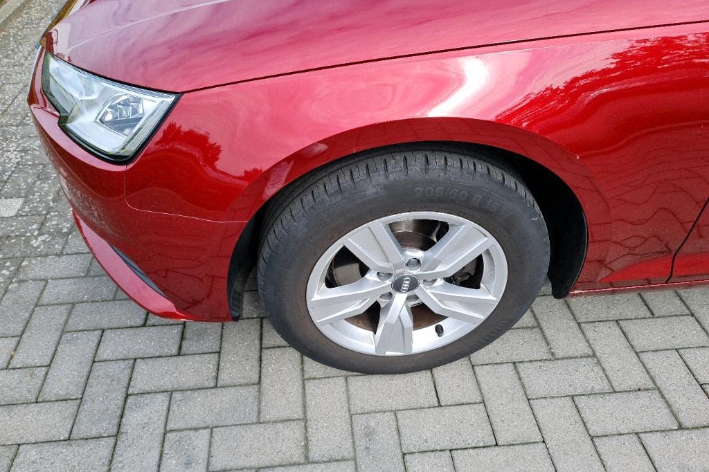 Audi A4 2017 фото 24