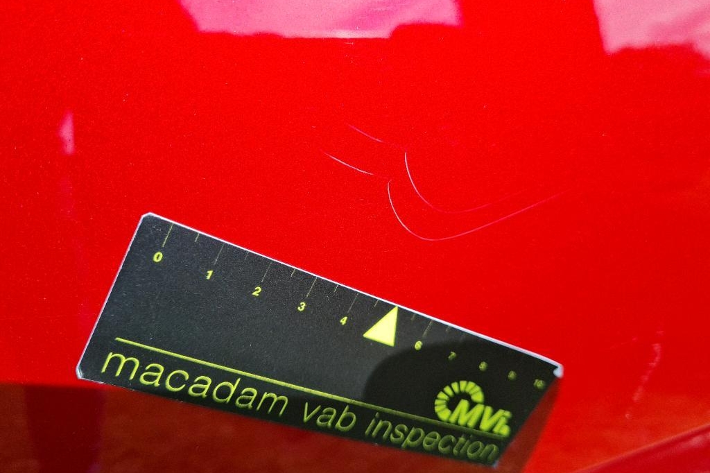 Jaguar XE 2016 photo 11