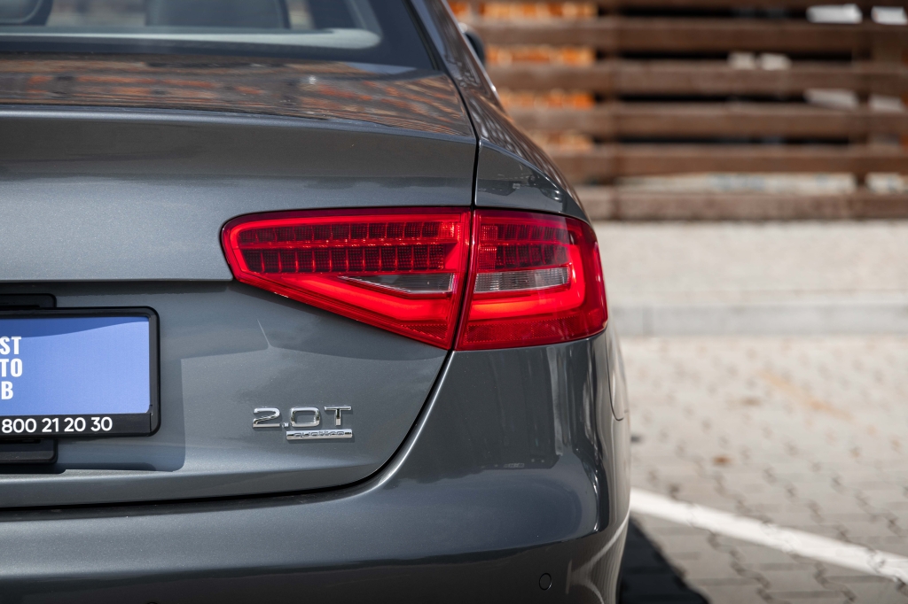 Audi A4 S line 2014 photo 8