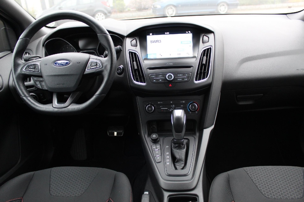 Ford Focus Tunier 2018 photo 2