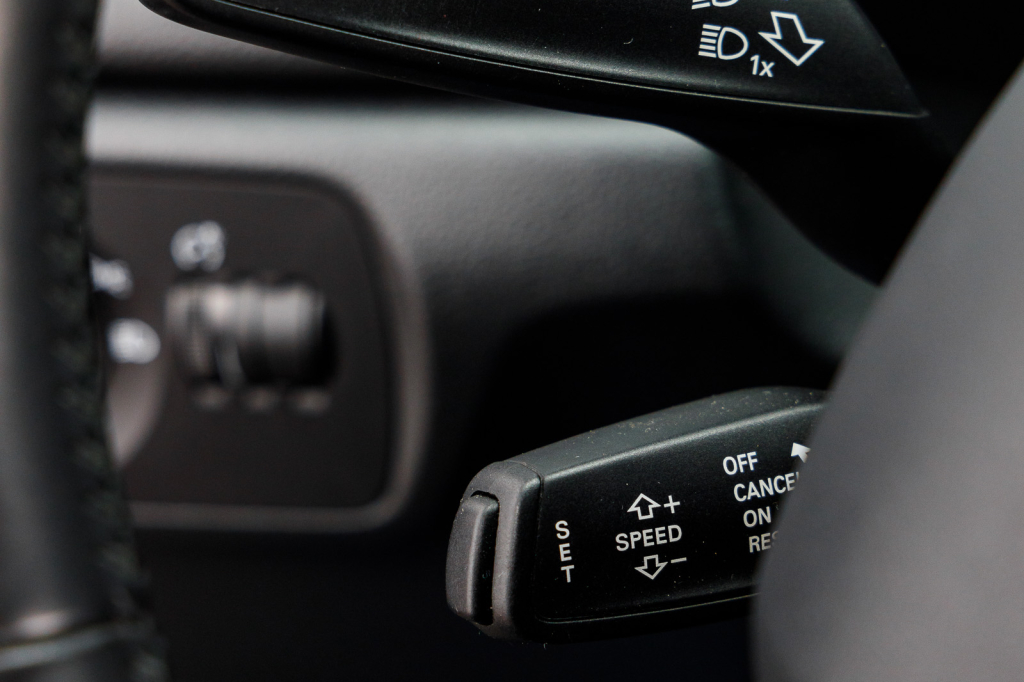 Audi Q3 2012 фото 11