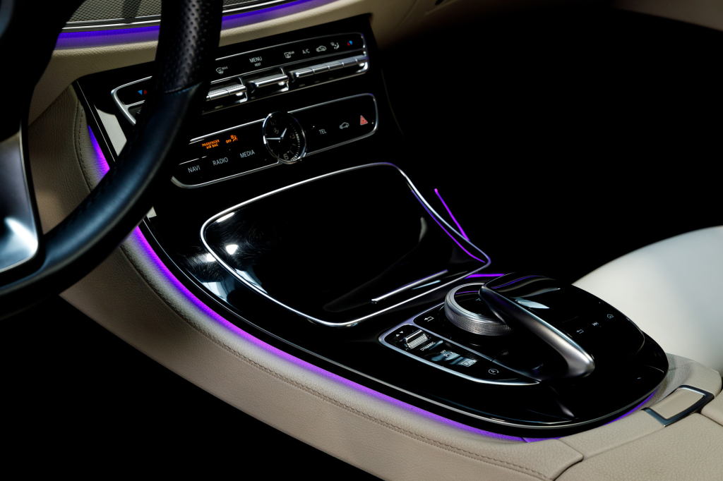 Mercedes-Benz E 200 4Matic AMG Line фото 9