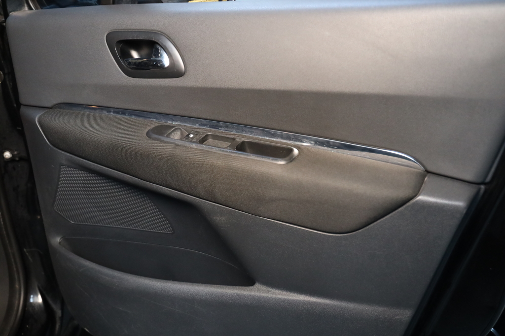 Peugeot 5008 2010 photo 26