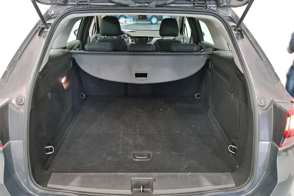 Opel Astra Sports Tourer 2016 фото 6