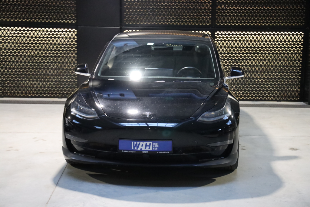 Tesla Model 3 2019 фото 1