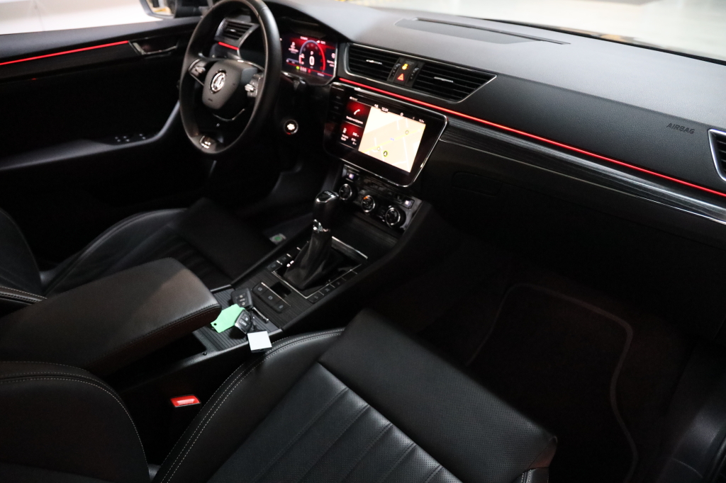 Skoda Superb 2022 фото 27