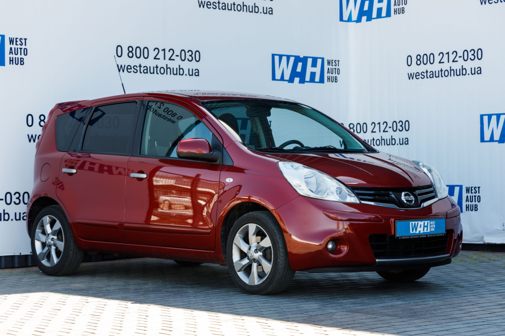 Nissan Note 2011 photo 2