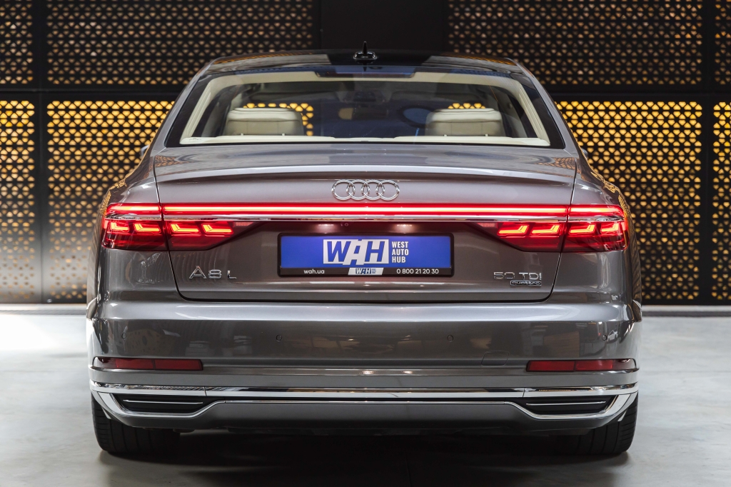 Audi A8 L 2018 фото 10