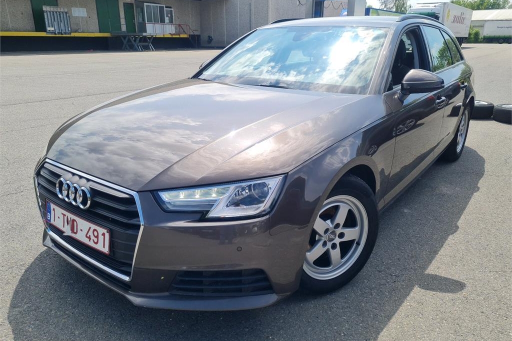 Audi A4 Avant 2018 photo 2