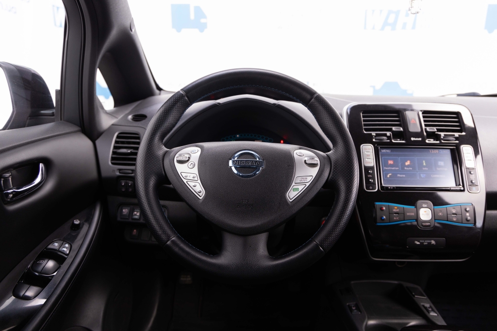 Nissan Leaf 2013 photo 14