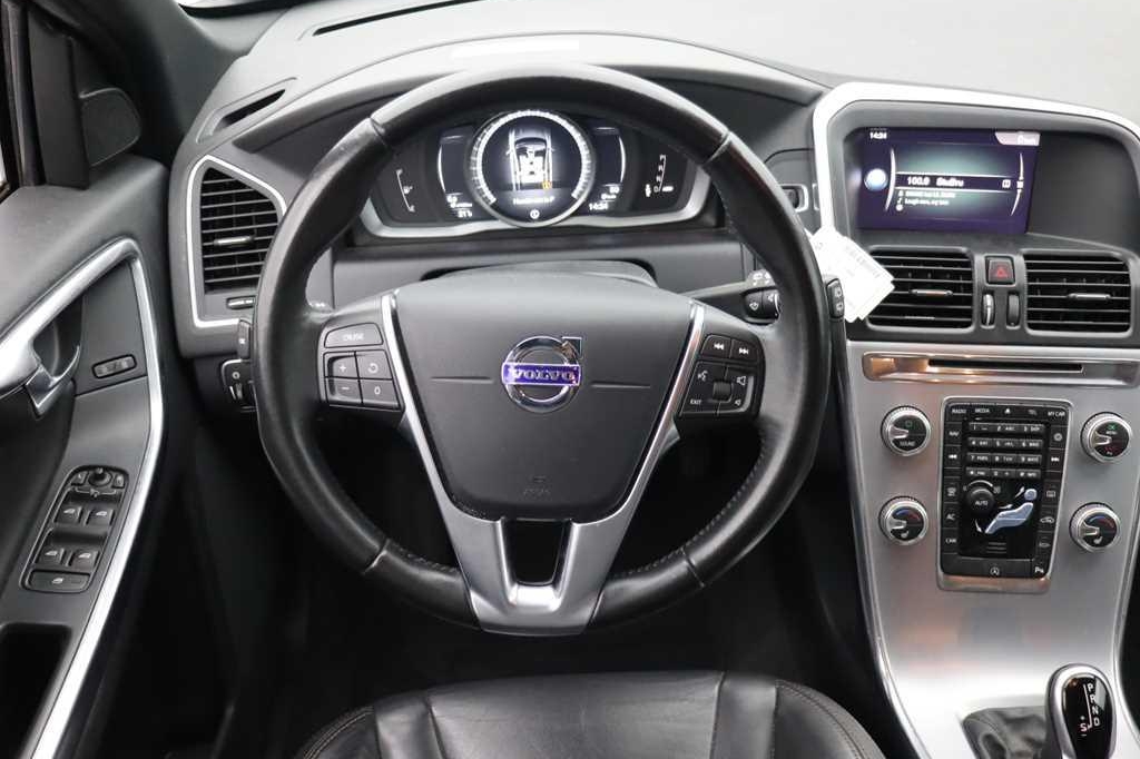 Volvo XC60 2017 photo 2