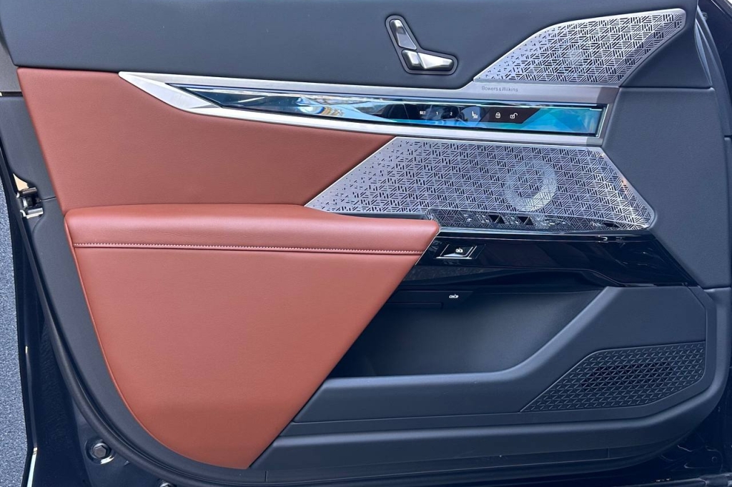 BMW 740 2023 фото 11