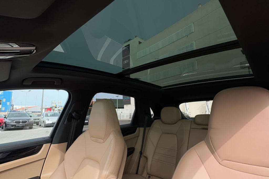 Porsche Cayenne 2019 фото 10