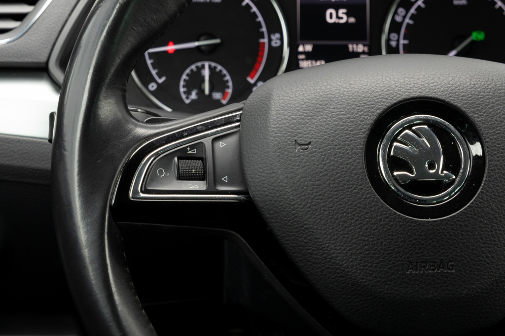 Skoda Superb 2016 фото 16