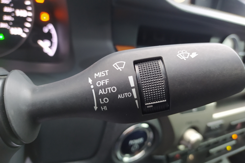 Lexus ES 300h HYBRID фото 17