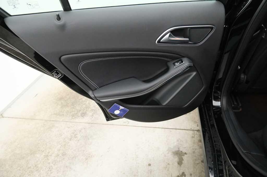 Mercedes-Benz A-Klasse 2017 photo 39