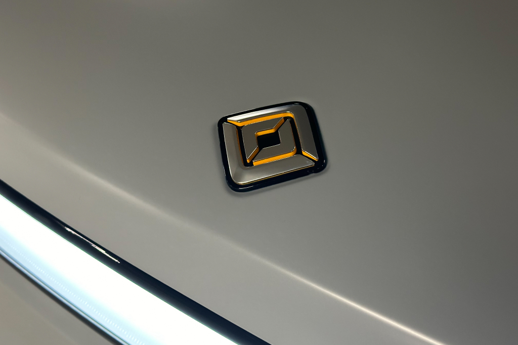 Rivian R1S 2023 photo 3