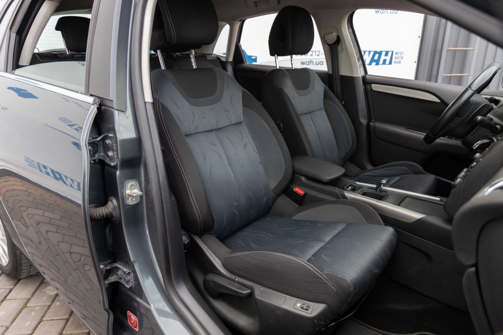 Citroen C4 2015 фото 24