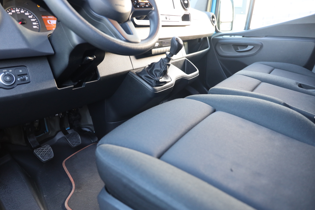 Mercedes-Benz Sprinter 2023 фото 43