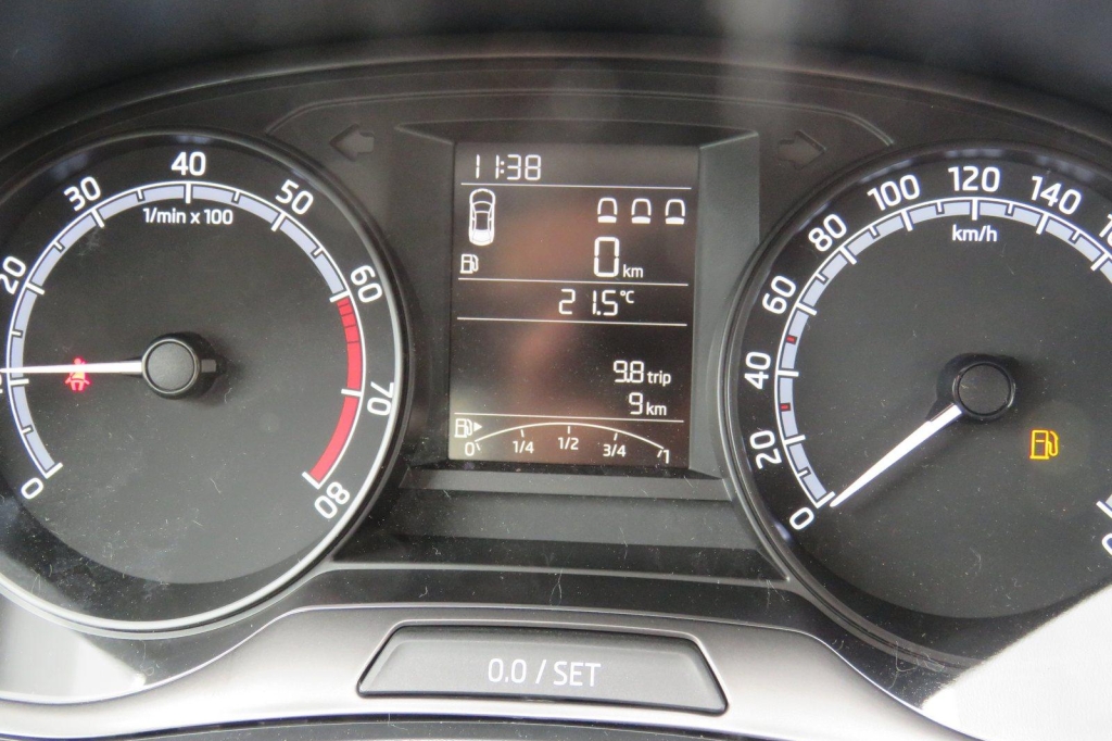 Skoda Fabia 2021 фото 5