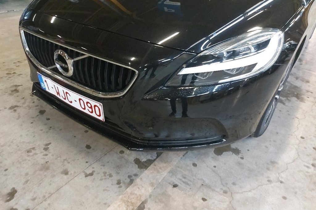 Volvo V40 2019 photo 17