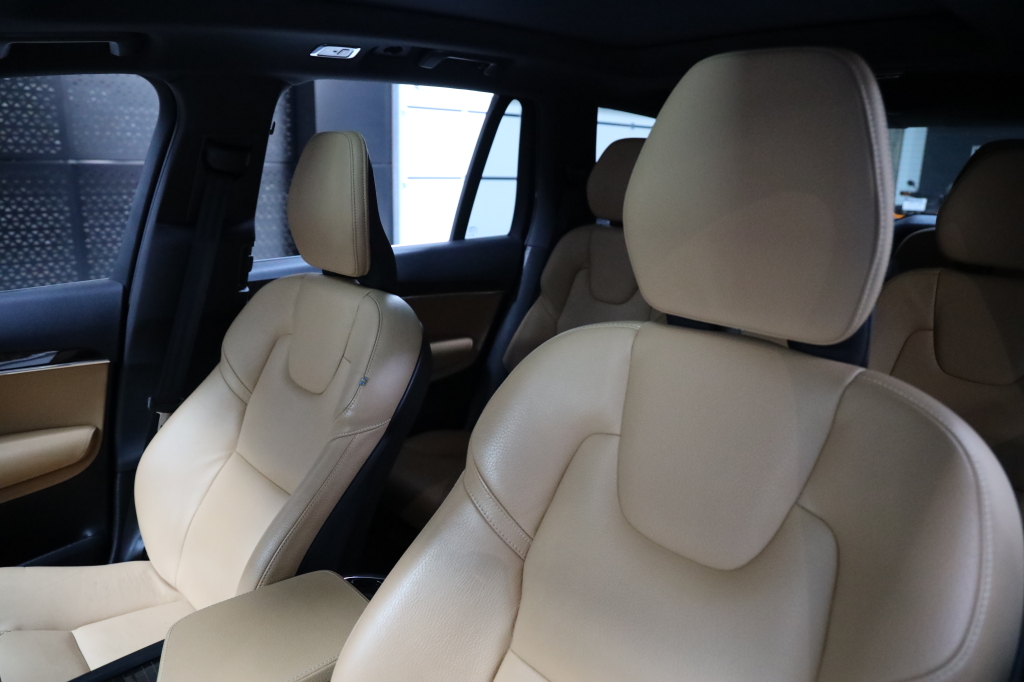 Volvo XC90 2019 photo 24