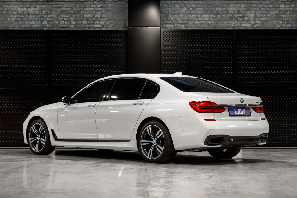 BMW 740 2016 фото 5