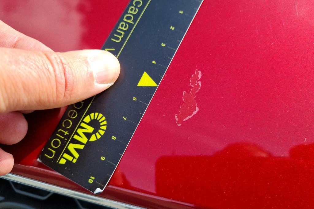 Jaguar XE 2016 photo 12