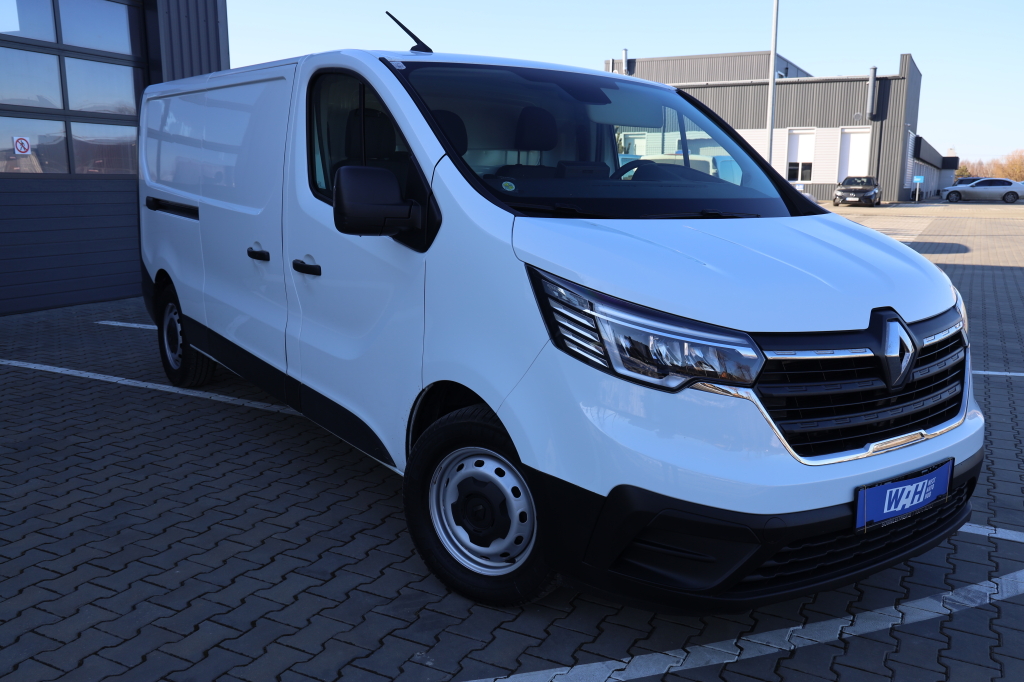 Renault Trafic 2023 фото 2
