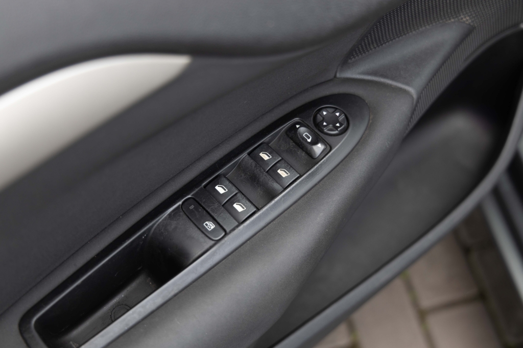 Citroen C4 2015 фото 11