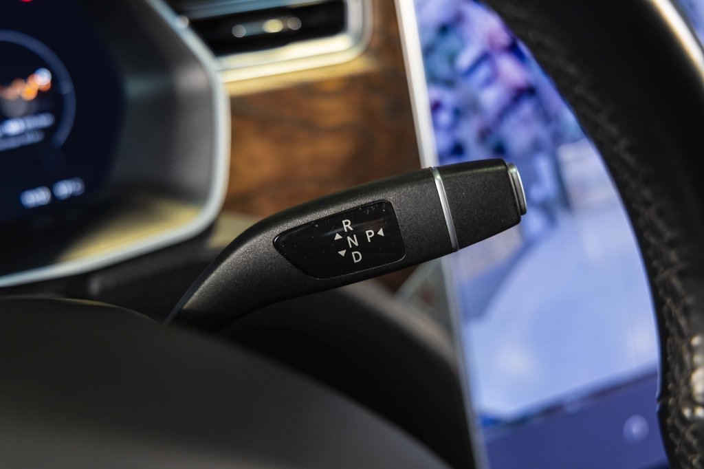 Tesla Model X 75D 2017 фото 23