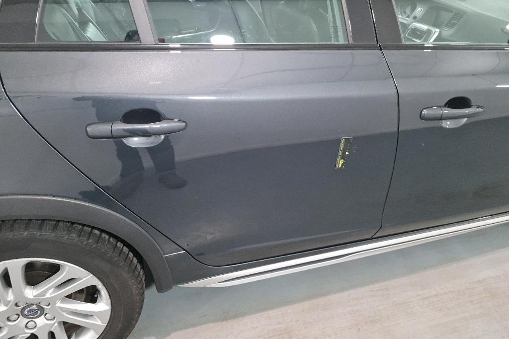 Volvo V60 Cross Country 2017 фото 10