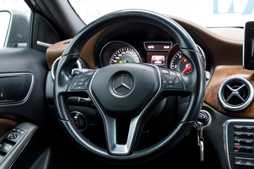 Mercedes-Benz GLA 220 4MATIC photo 10