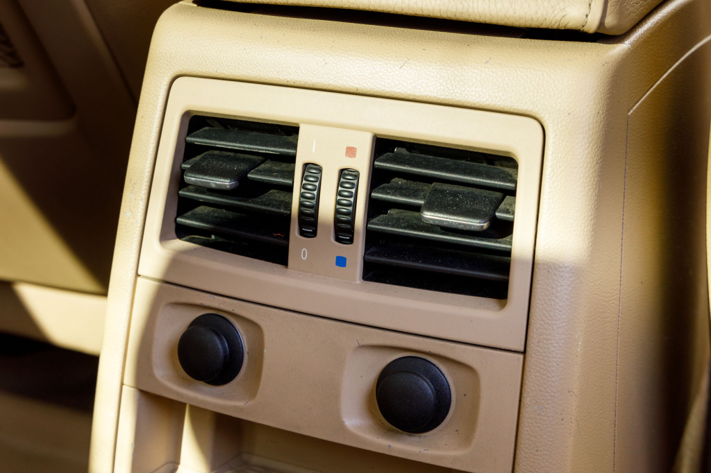 BMW 320 2005 фото 16