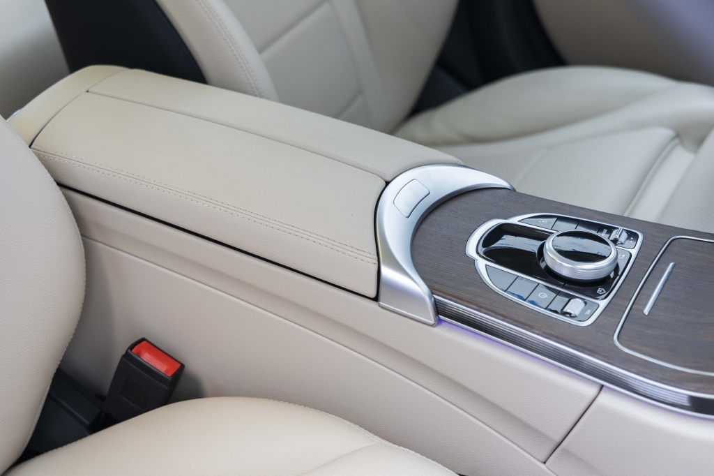 Mercedes-Benz C-Class C300 4Matic 2019 фото 32