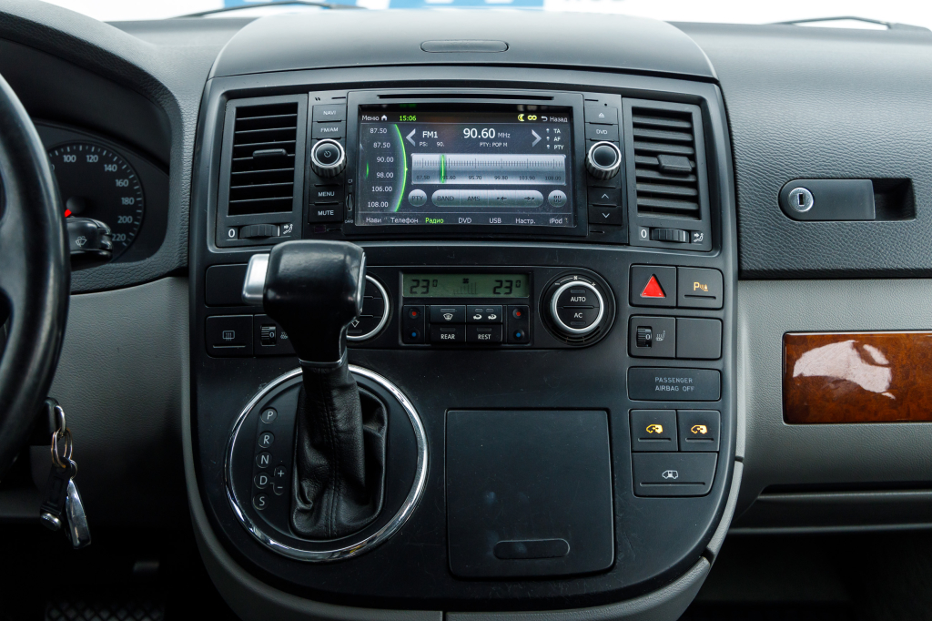 Volkswagen Multivan 2008 photo 10