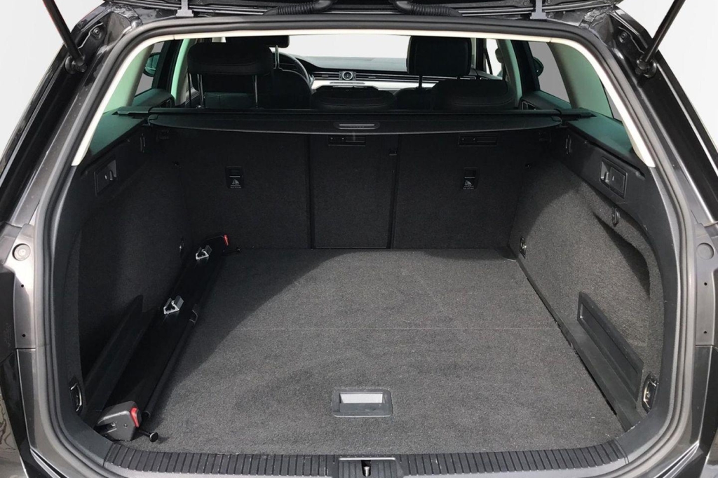 Volkswagen Passat Variant 2019 фото 2