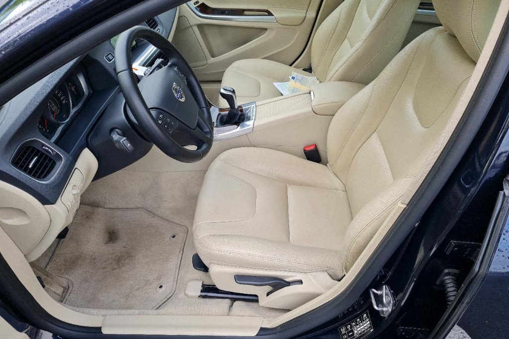 Volvo V60 2016 photo 26