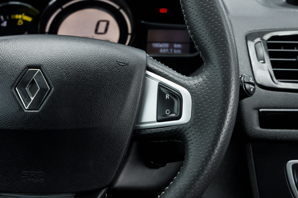 Renault Megane BOSE 2012 фото 20